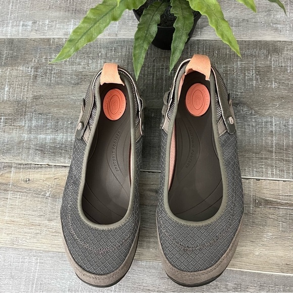 Teva Niyama Brown Peach Flats/MaryJane Shoe Size 7.5 - Picture 4 of 13